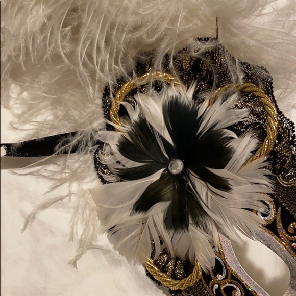 Masquerade Mask - Picture 2 of 4